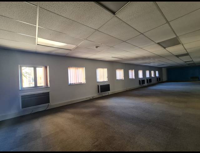 4,740M² OFFICE TO LET IN MEADOWDALE
